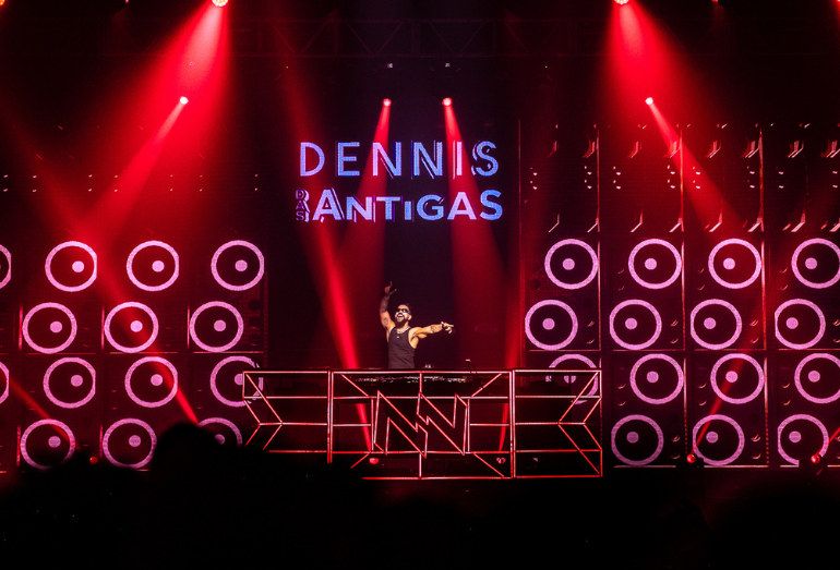 Dennis realiza 1ª edição do evento “Dennis das Antigas” no Espaço Hall