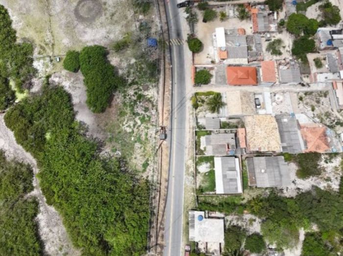 Trecho da RJ-102 tem obras da concessionária de água em Arraial do Cabo