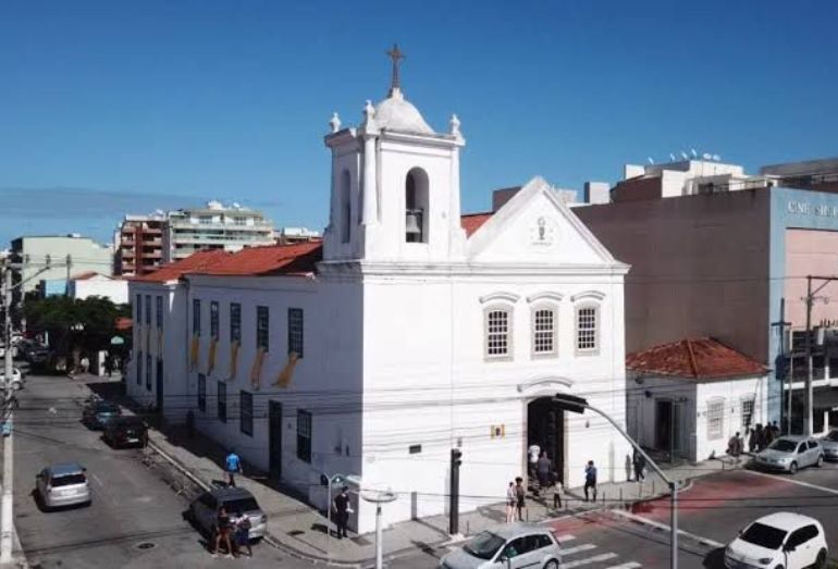 Serginho(PL) participa de missa em homenagem aos 409 anos de Cabo Frio