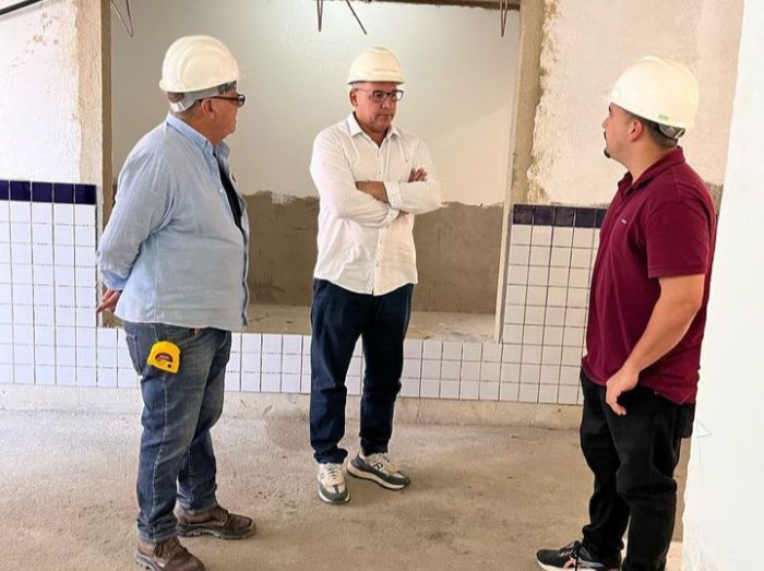 Prefeito de Arraial do Cabo visita obras de escola que terá capacidade para 1.200 alunos