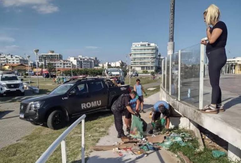 ROMU realiza operação de desocupação em áreas públicas de Cabo Frio