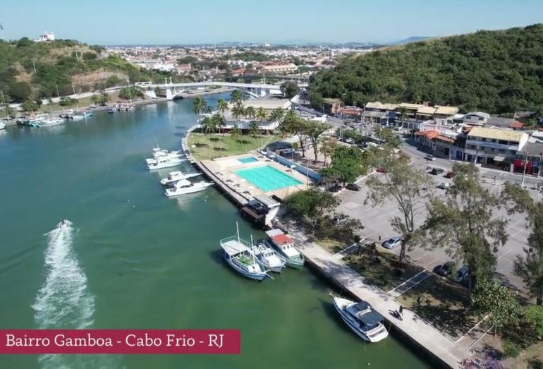 Cabo Frio promove melhoria no trânsito de pedestres com desobstrução de calçadas na Gamboa