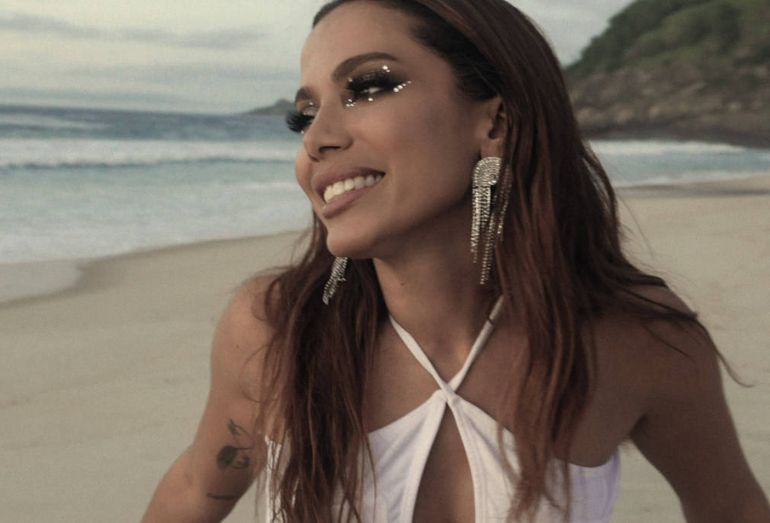 “Larissa: O Outro Lado de Anitta”: cantora ganha novo documentário no streaming