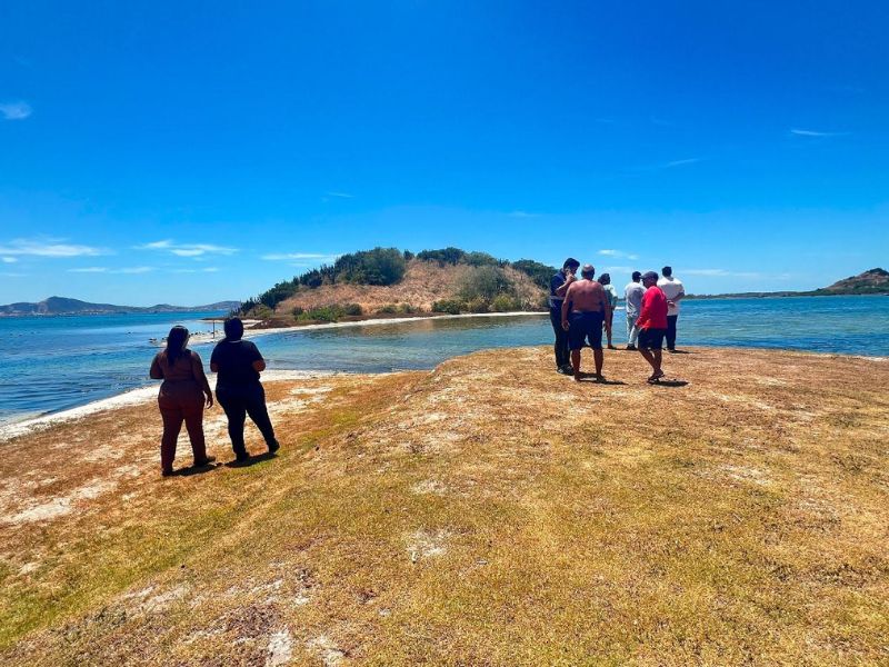 Lagoa de Araruama recebe ação emergencial de limpeza de macroalgas nessa semana