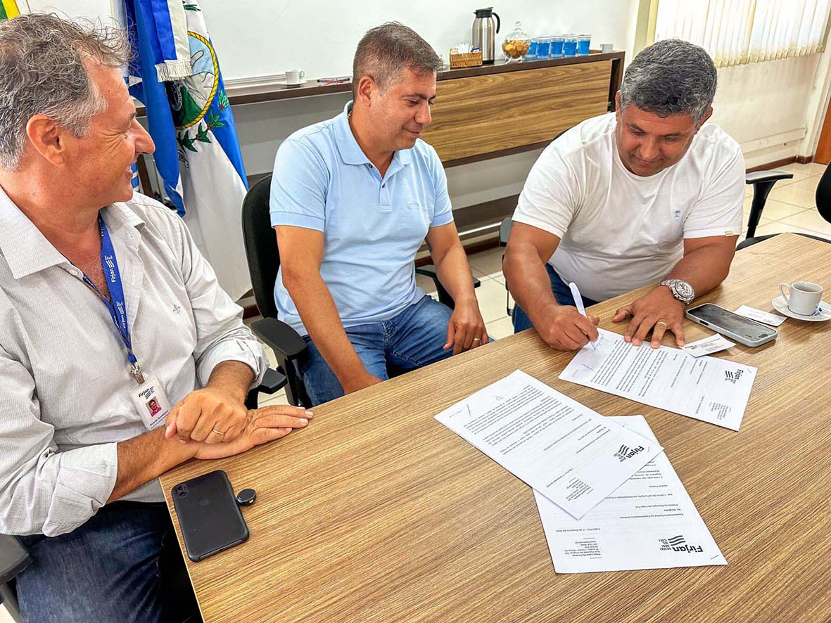 Programa “Calçada Acessível” continua em Cabo Frio com apoio da Firjan