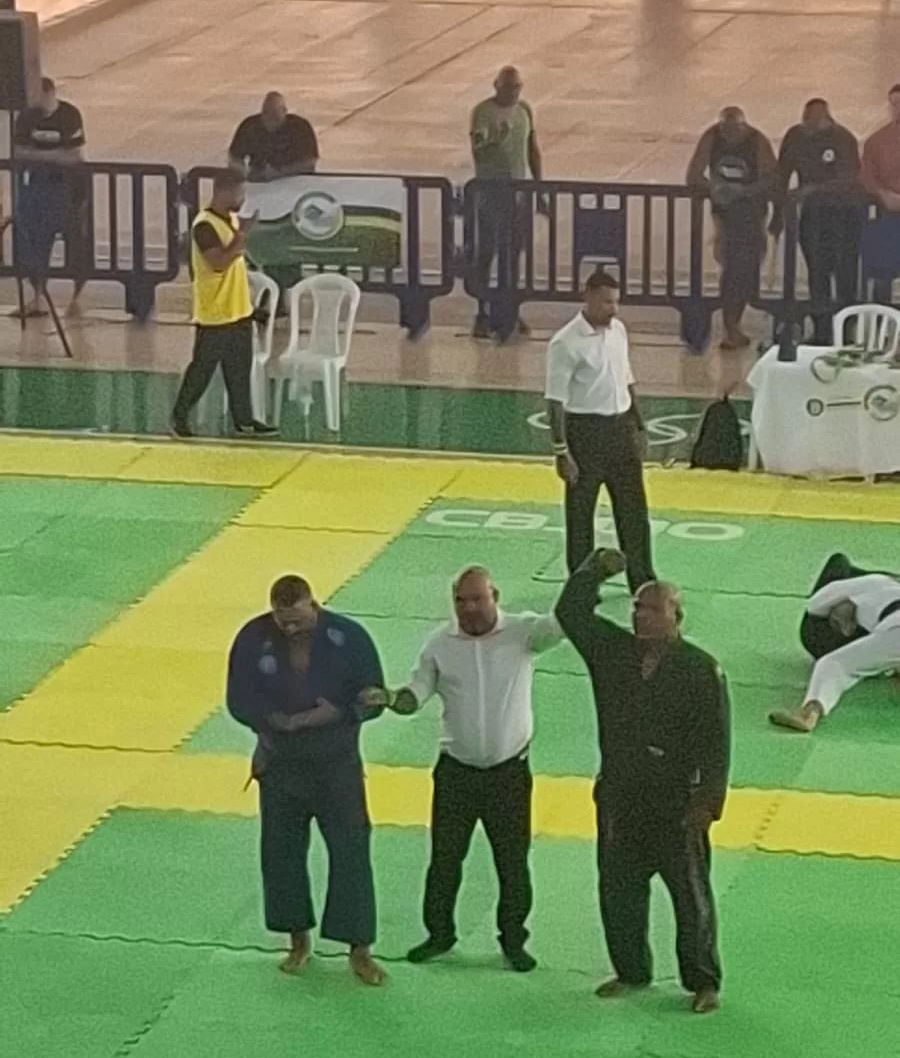 Guarda Civil de Cabo Frio conquista ouro no Sul-Americano de jiu-jitsu