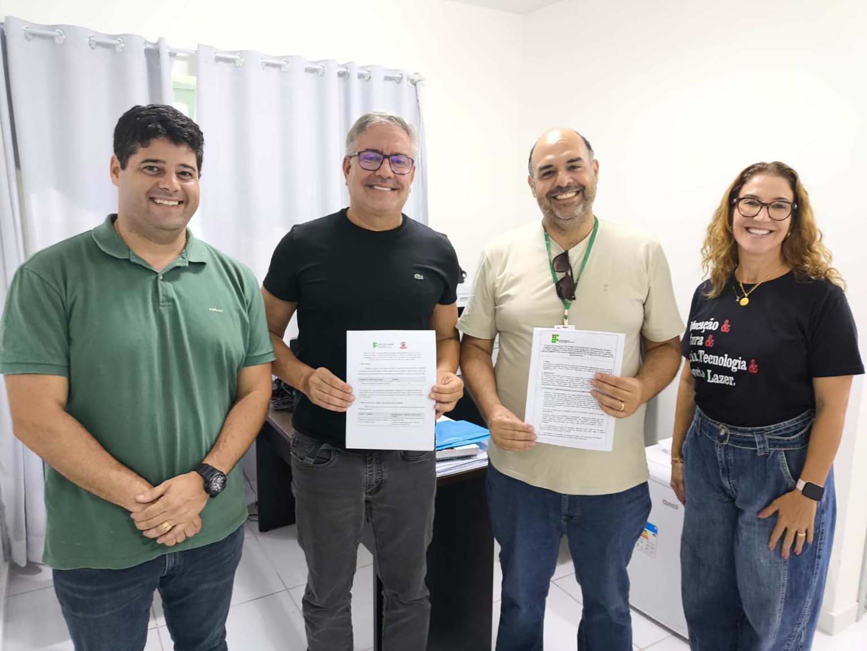 Servidores de Arraial do Cabo ganham oportunidade de pós-graduação em Ciências Ambientais