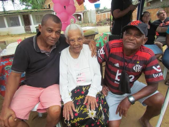 Aos 114 anos, morre Dona Eva, referência histórica da cultura quilombola