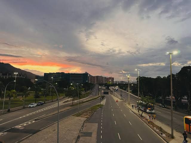 Termômetros elevados e previsão de chuva pontual marcam os próximos dias na Região dos Lagos