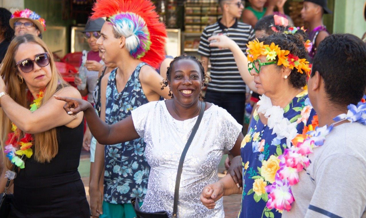 APAE Folia reúne comunidade em festa de inclusão e alegria em Arraial do Cabo