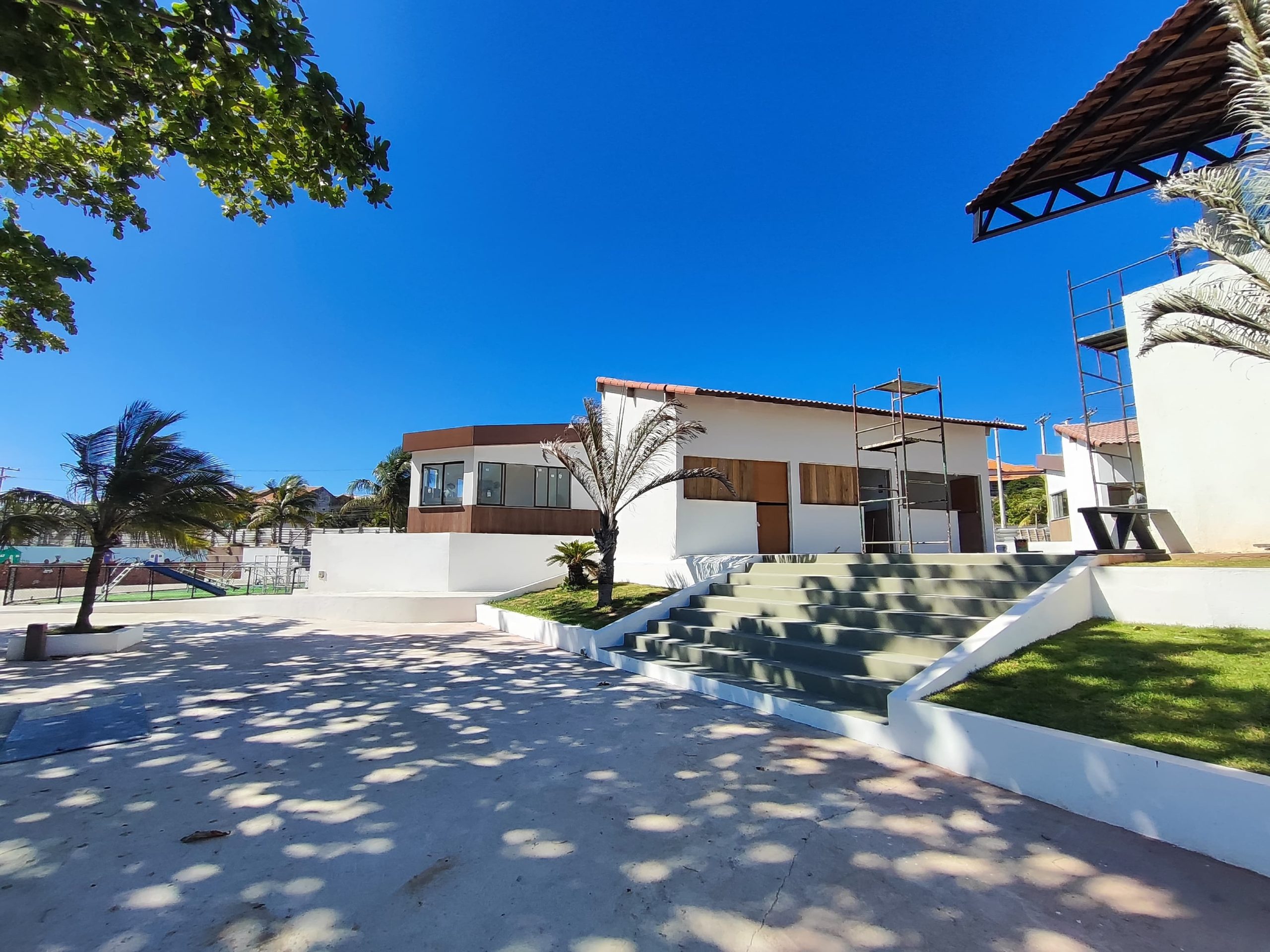 Praça de Figueira ganha reforma e será inaugurada nesta quarta-feira (26), em Arraial do Cabo