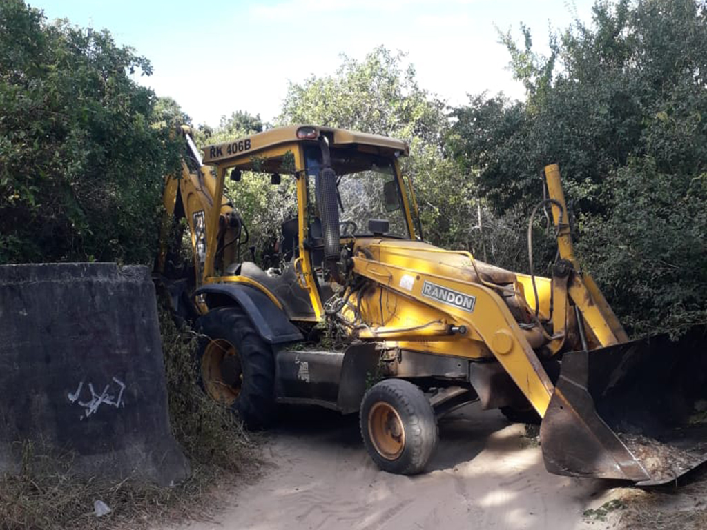 Prefeitura de Cabo Frio impede acesso irregular de veículos na Trilha do Anzol para preservar o ecossistema