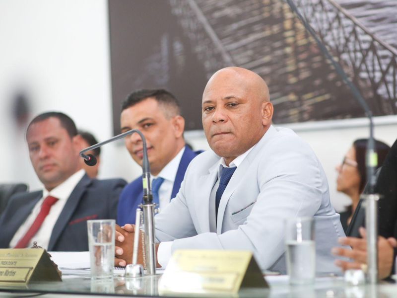 Câmara de Araruama publica pregão eletrônica para compra de SUV blindada