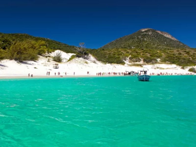 Vazamentos apontam duas atrações para a festa dos 40 anos de Arraial do Cabo