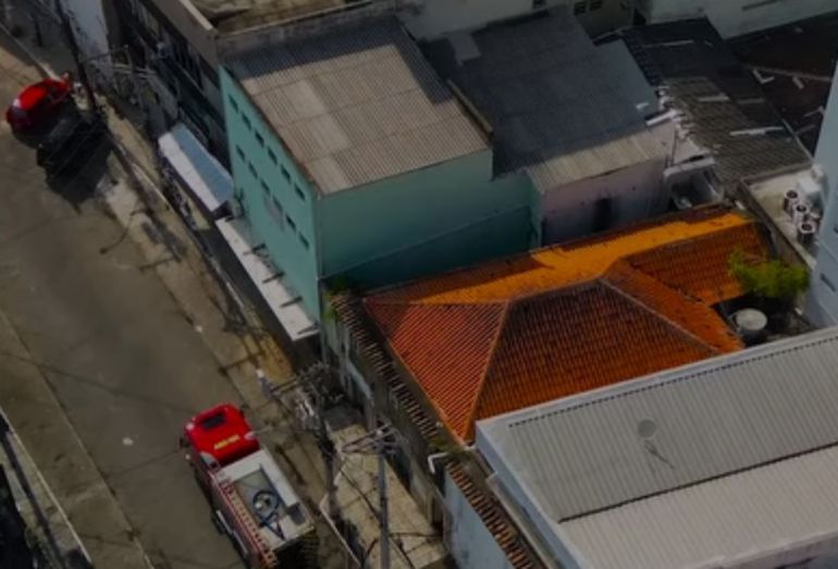 Incêndio no Centro de Cabo Frio mobiliza Corpo de Bombeiros nesta manhã