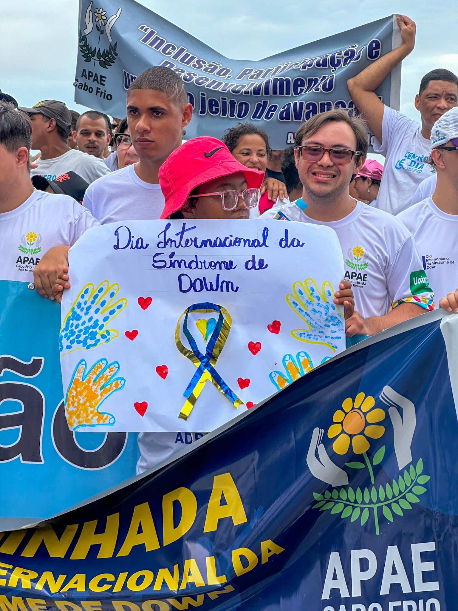 Evento mobiliza Cabo Frio em defesa da inclusão e igualdade para pessoas com síndrome de Down