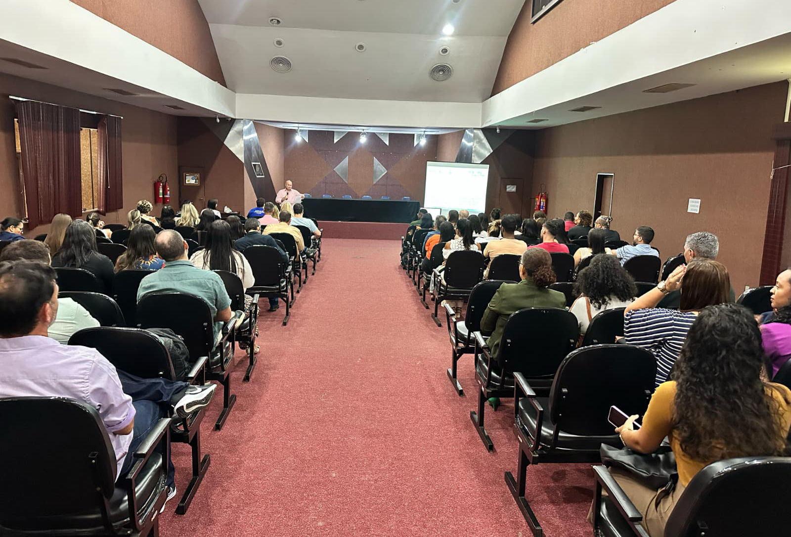 Saúde, gênero e prevenção: formação em Arraial do Cabo capacita APS no enfrentamento à violência