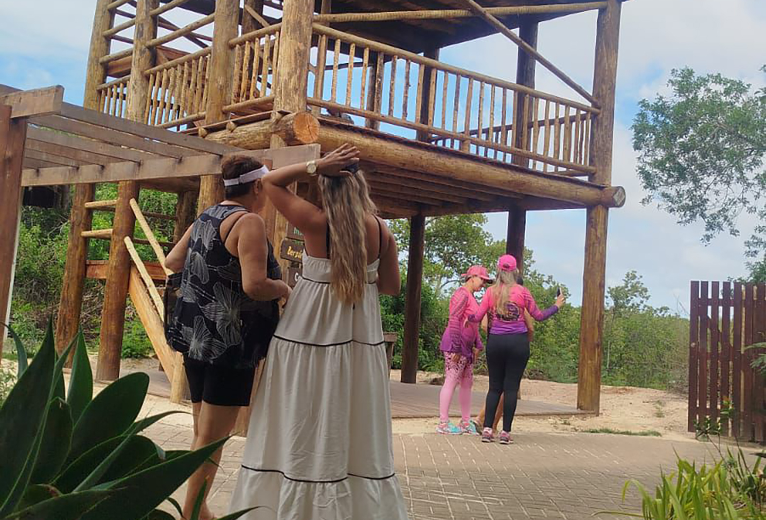 Dia das Mães é celebrado com passeio ecológico no Dormitório das Garças, em Cabo Frio
