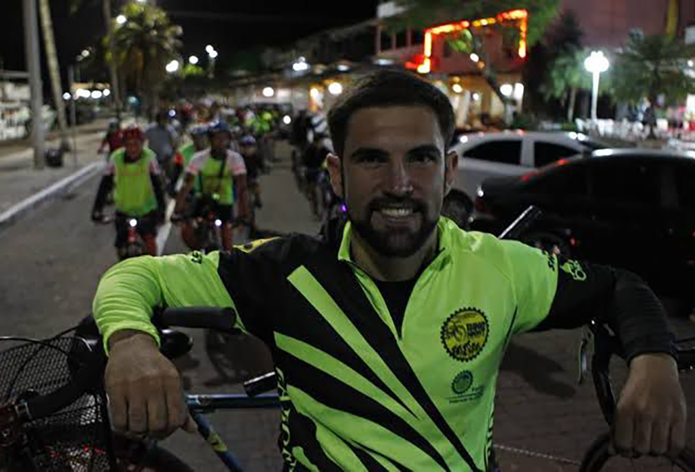 Bike Night volta às ruas de Cabo Frio com pedalada leve e clima de confraternização