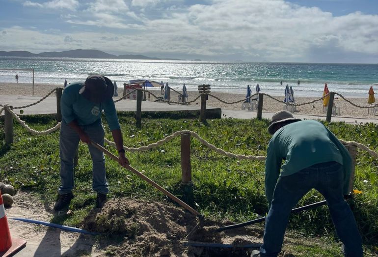 Ação de revitalização na Praia do Peró garante a preservação do ecossistema local e reforça Bandeira Azul