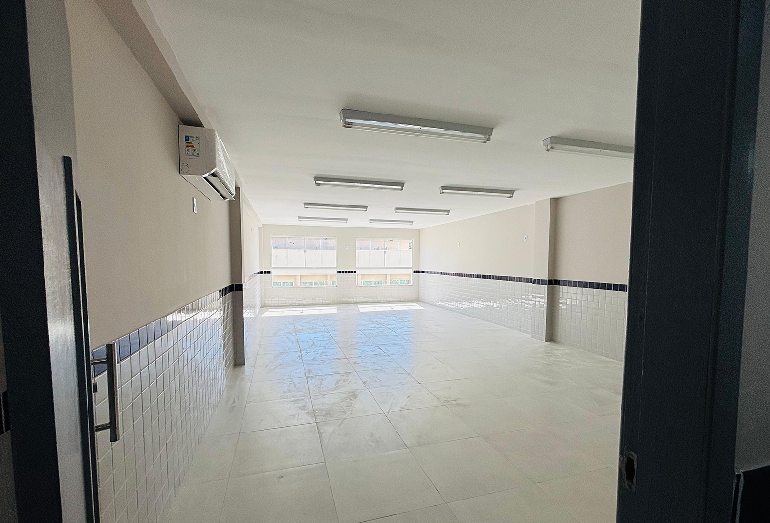 Educação em alta: Arraial entrega nova sede de escola histórico na Praia dos Anjos