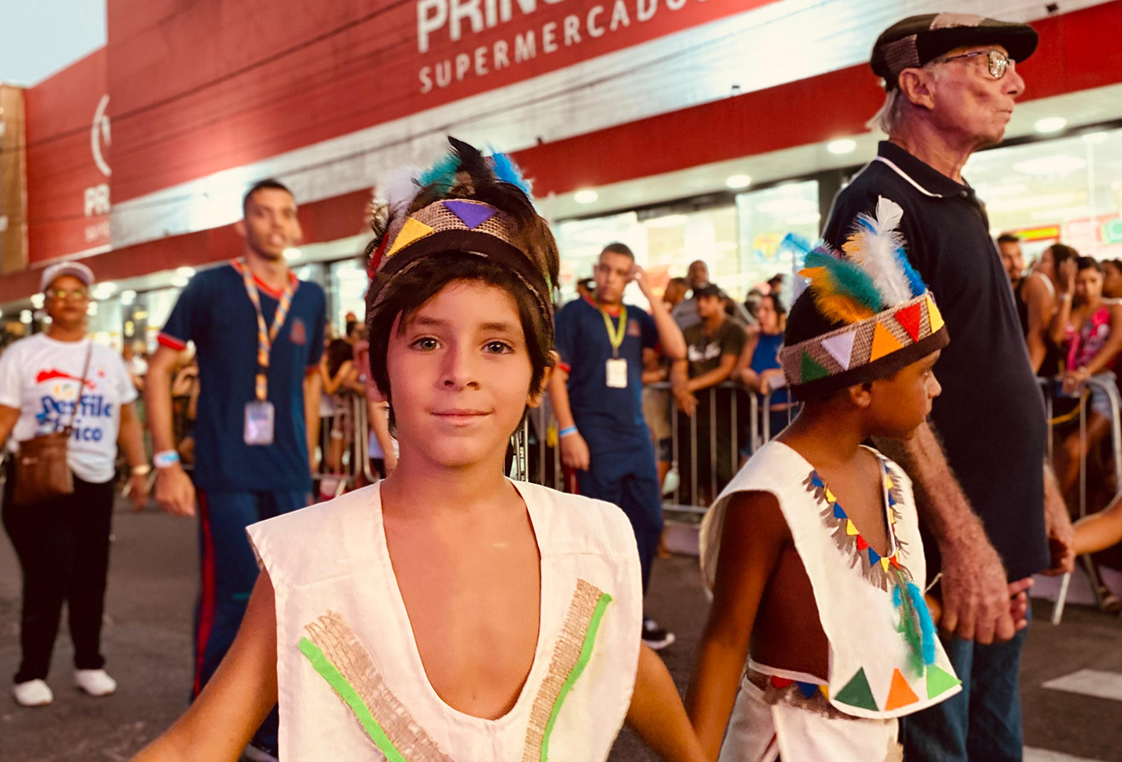 Arraial do Cabo celebra 40 anos de emancipação com desfile cívico e homenagens à educação centenária