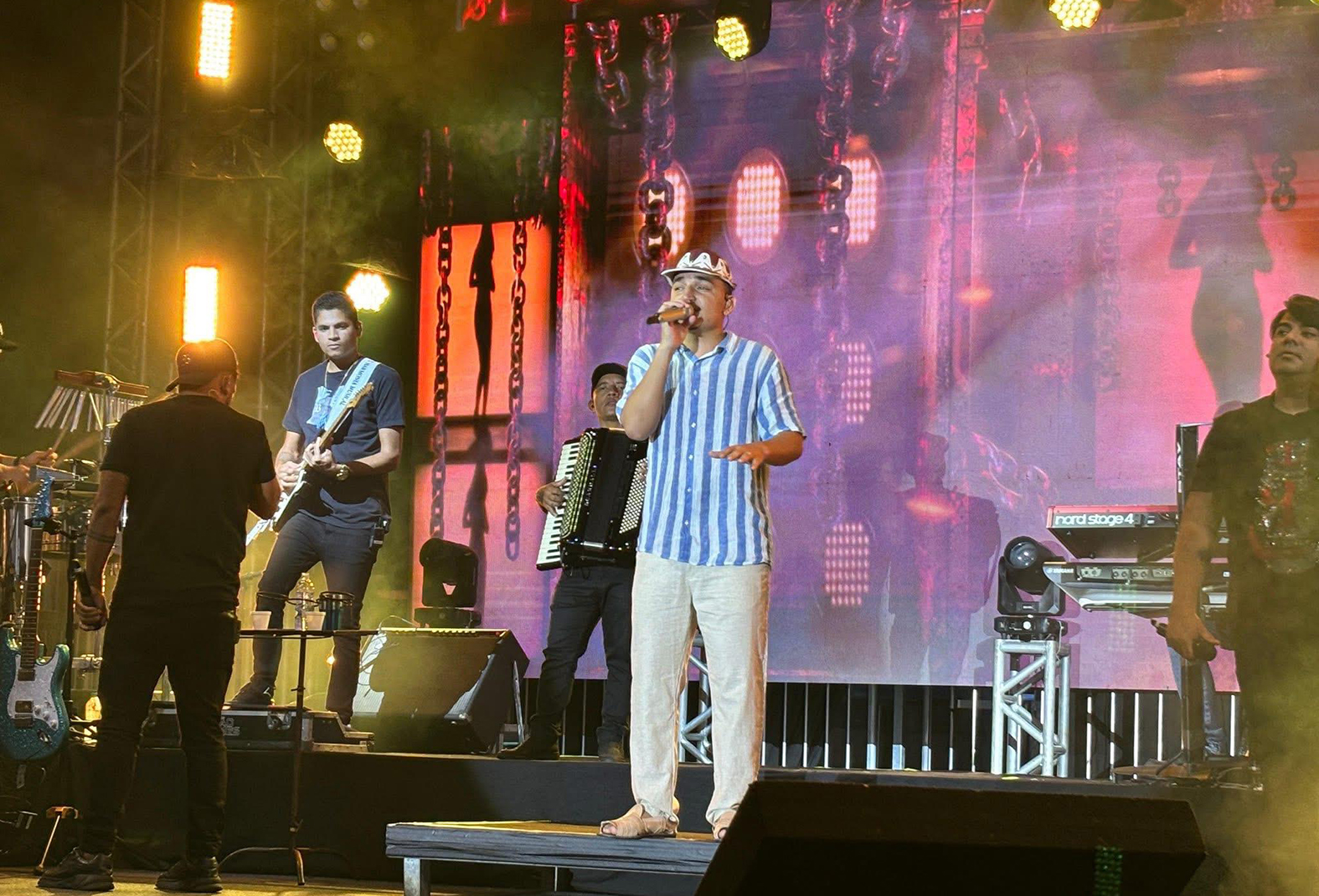 Arraial do Cabo comemora 40 anos com show de João Gomes e energia contagiante