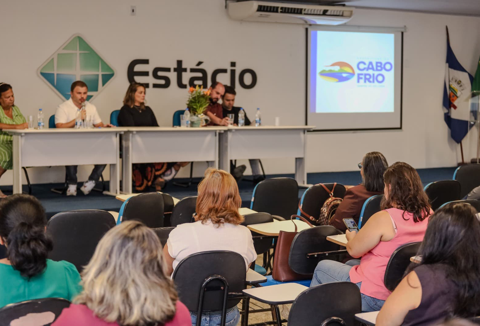 Encontro reúne servidores em Cabo Frio para alinhar ações no SUS