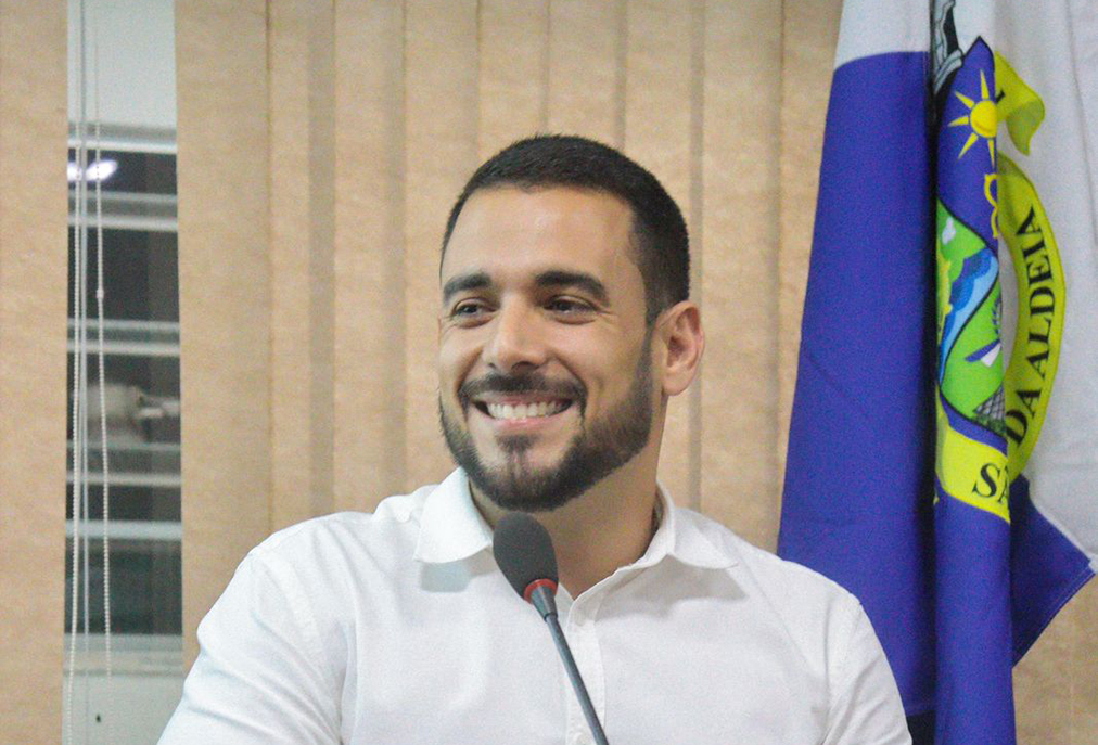 Vereador Pedro Abreu consegue aprovar pagamento de passagem por PIX em São Pedro da Aldeia
