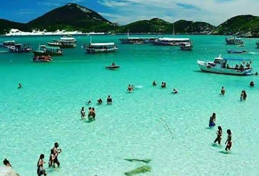 Prainha em Arraial recebe 1ª Copa Atcheza de Canoa no Dia do Pescador