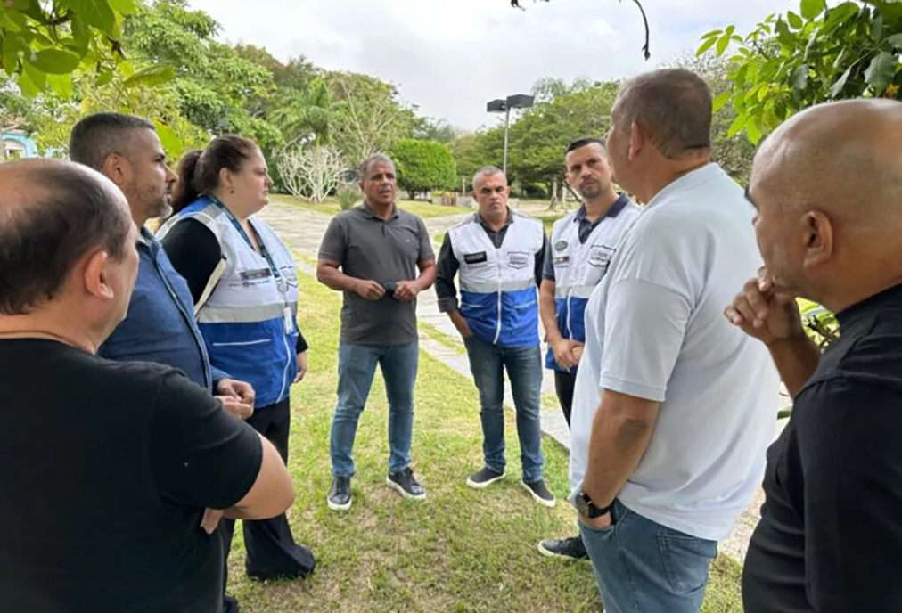 Prefeito de Armação dos Búzios discute implantação do Segurança Presente