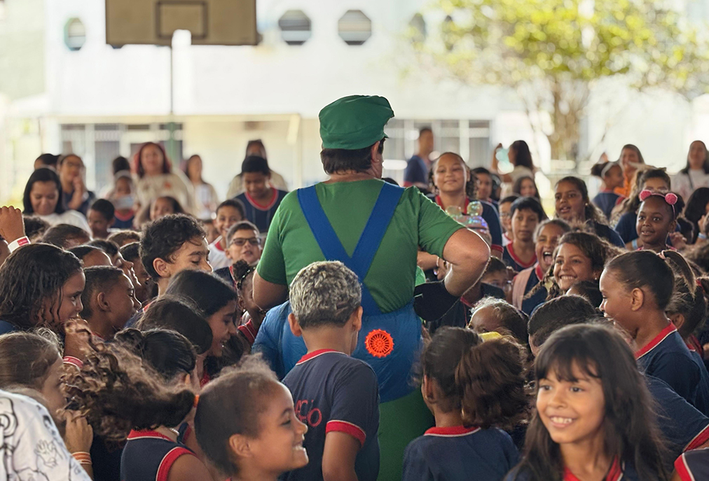 Arraial do Cabo abre espaço para crianças com evento repleto de arte, ciência e inclusão