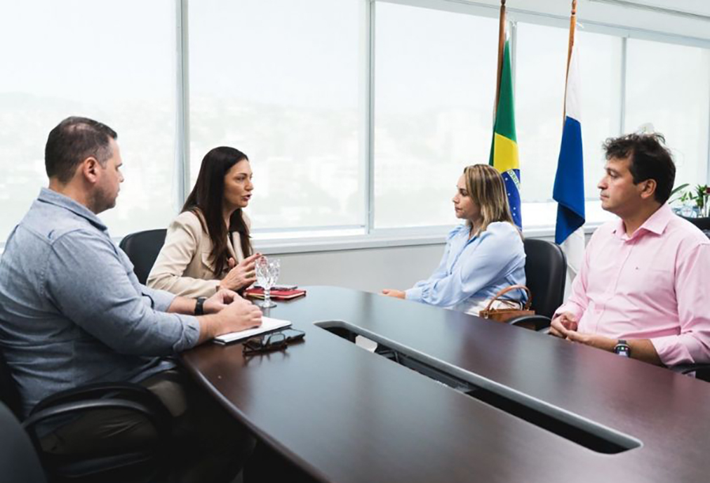Prefeita de Araruama participa de reuniões com autoridades estaduais no Rio