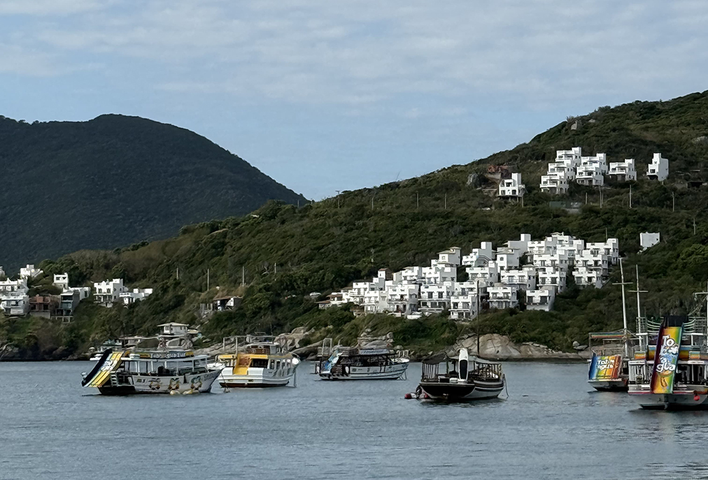 Ação ambiental em Arraial do Cabo orienta profissionais do turismo náutico sobre boas práticas