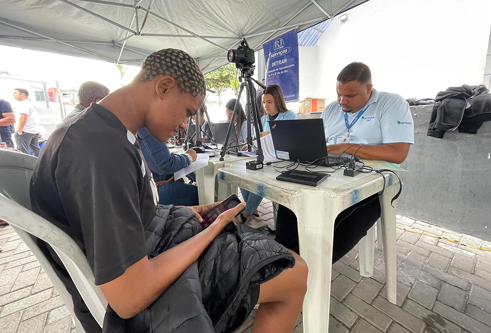 RJ para Todos promove cidadania e acesso à documentação em Arraial do Cabo