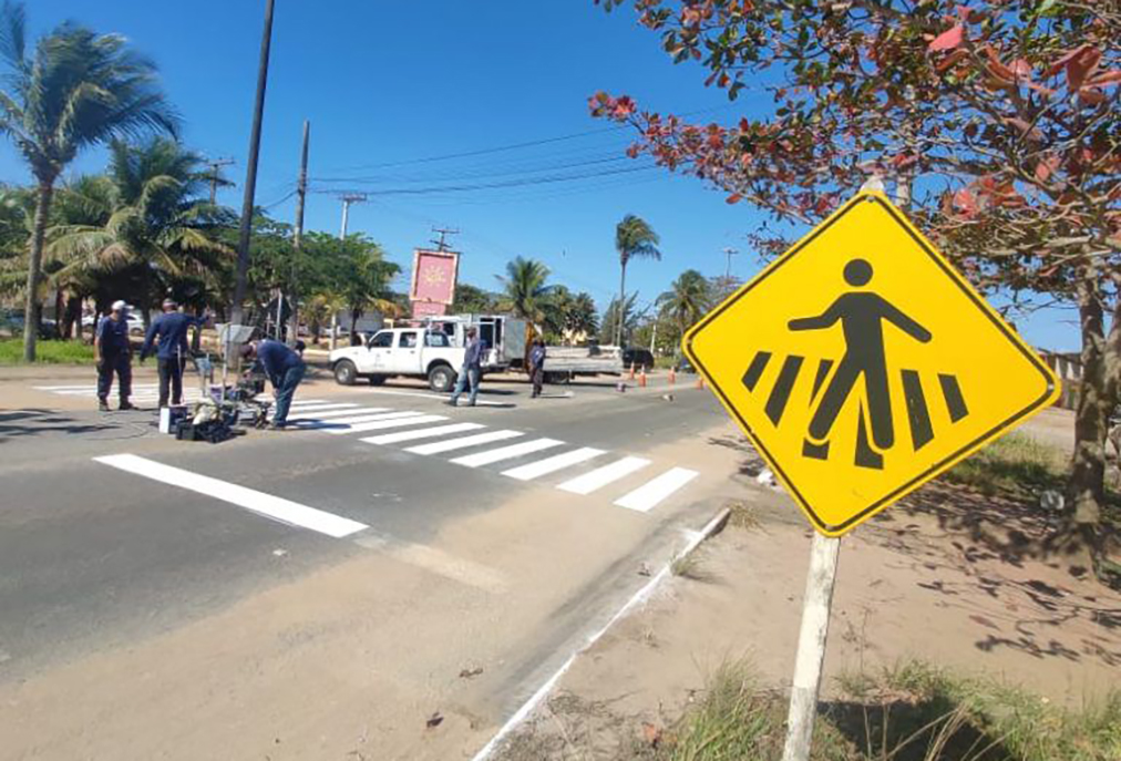 Sinalização de trânsito em Cabo Frio recebe melhorias em pontos estratégicos da cidade