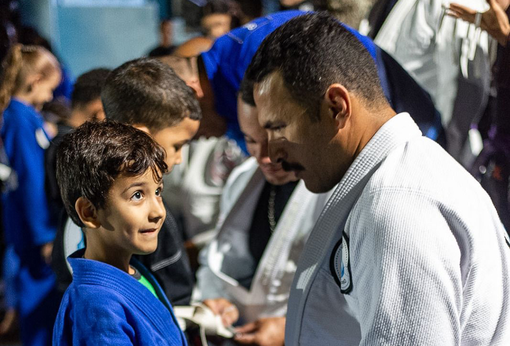 Projeto social de jiu-jitsu da Guarda Civil de Cabo Frio celebra novas faixas