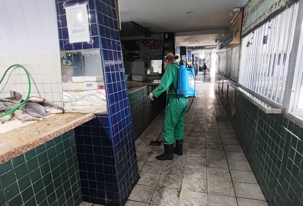 Prefeitura de Cabo Frio reforça ações de limpeza e ordenamento no Mercado do Peixe