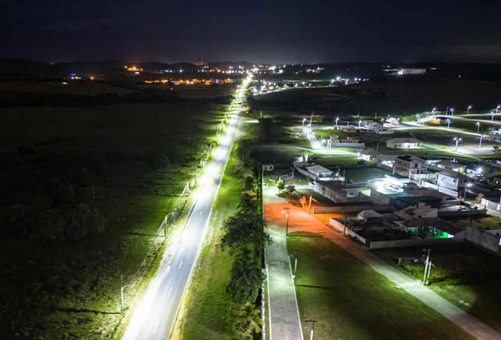 Distrito de São Vicente, em Araruama, recebe nova iluminação em parceria com o Estado