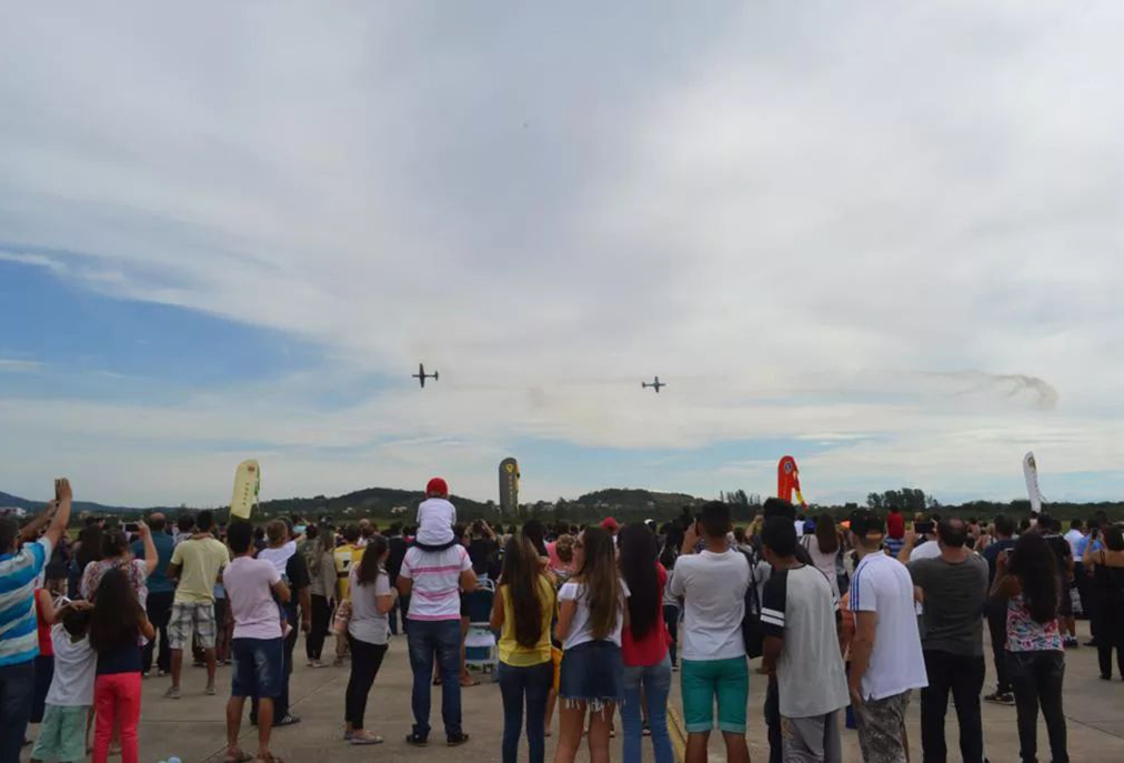 Portões Abertos reúne shows, demonstrações aéreas em São Pedro da Aldeia com atrações educativas