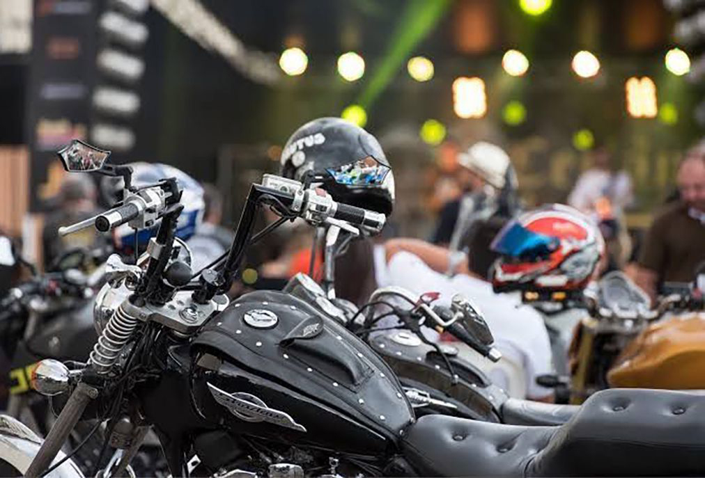 Rock, blues, pop rock e metal tomam conta do domingo em Arraial no Moto Rock