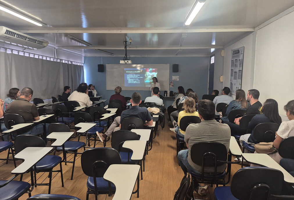 Prefeitura de Cabo Frio promove capacitação de profissionais durante Setembro Amarelo