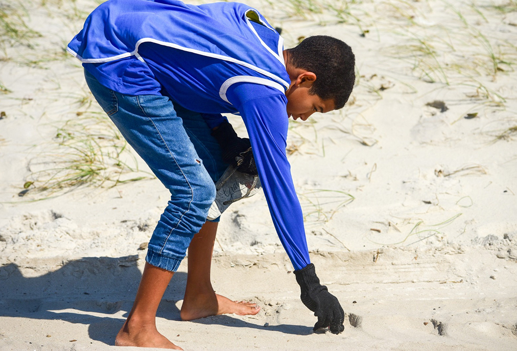 Primeiro dia da mobilização recolhe mais de 80 quilos de resíduos em praias de Cabo Frio