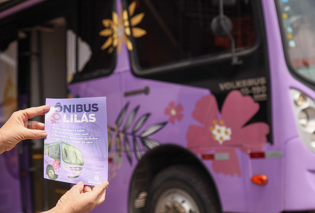Ônibus Lilás estaciona em Cabo Frio com atendimentos e informações sobre direitos femininos