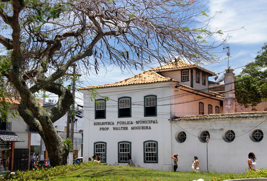 Poesia, música e literatura marcam encontro especial em Cabo Frio