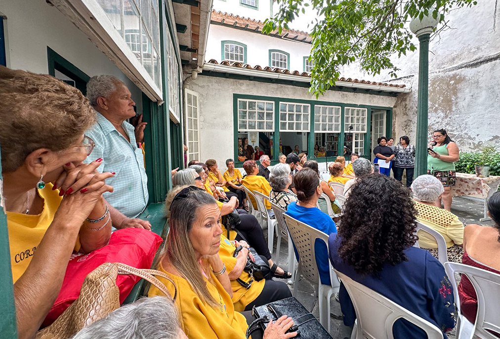 Literatura e emoção marcam celebração do Dia Nacional do Livro em Cabo Frio