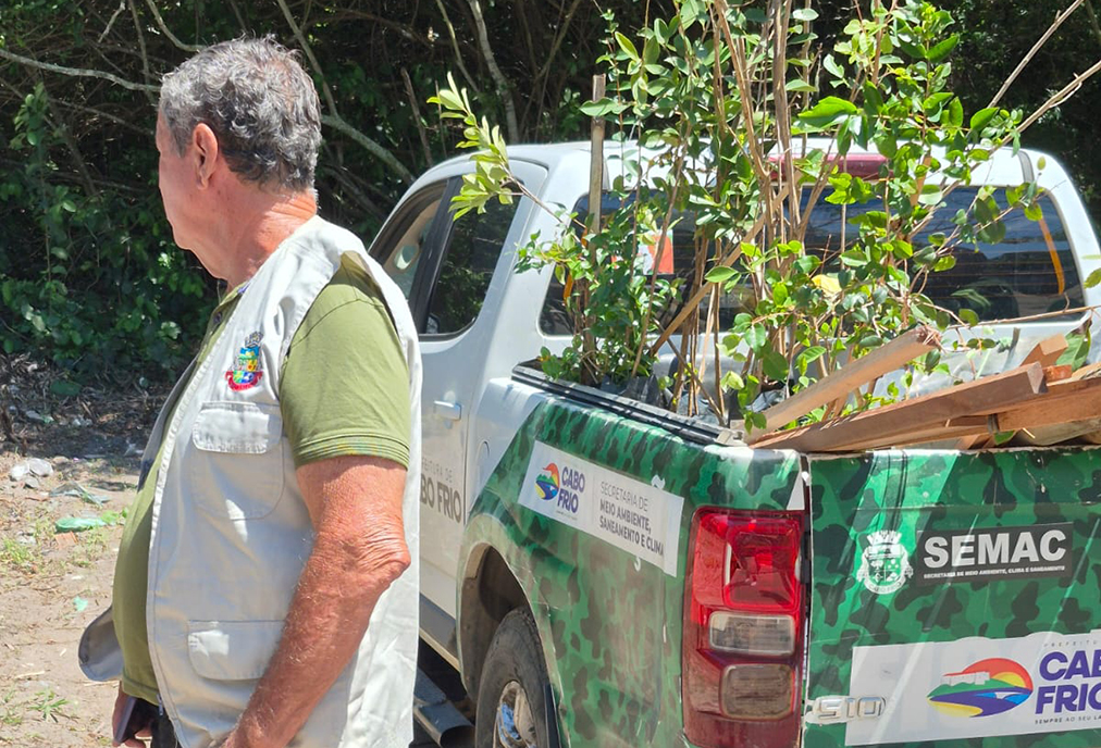 Cabo Frio realiza operação ambiental para conter degradação na Ilha do Japonês