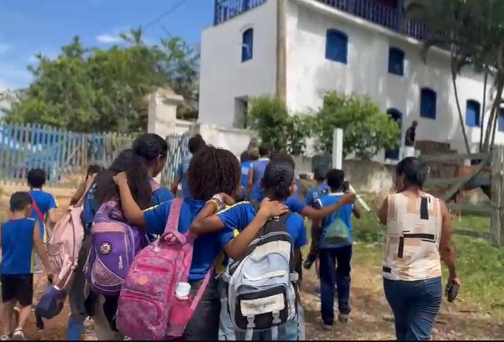 Projeto educativo leva alunos a um dos marcos coloniais de Tamoios