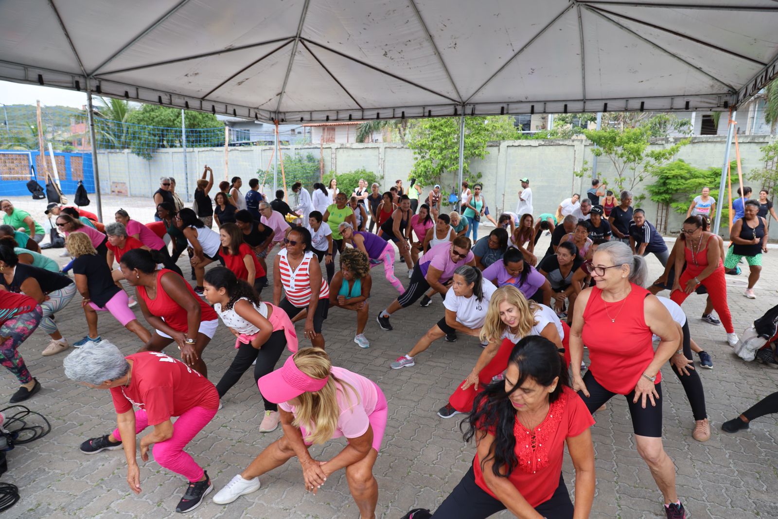 Cabo Frio celebra ano de atividades físicas com alunos e professores