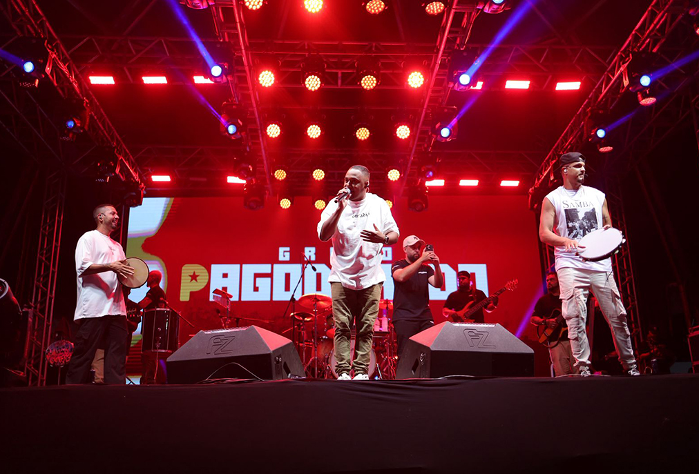 Cabo Frio inicia programação do réveillon 2026 com música e público nas praias